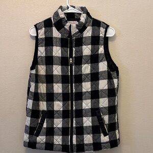 Black & White Plaid Quilted Vest - Sleeveless Zip Front
